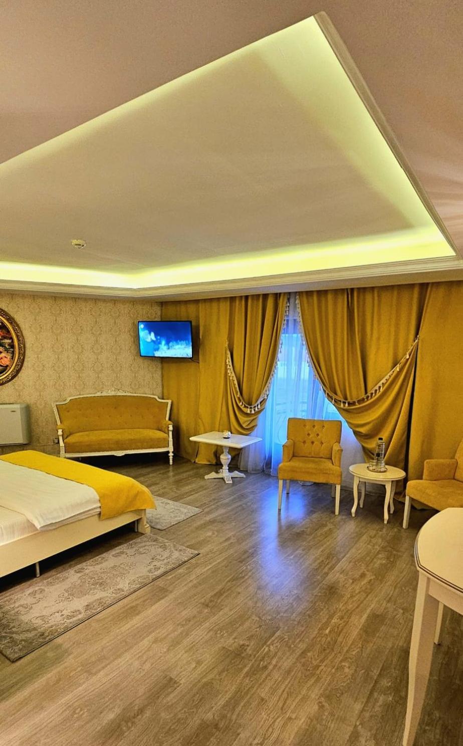 Grand Baroc Hotel 4*
